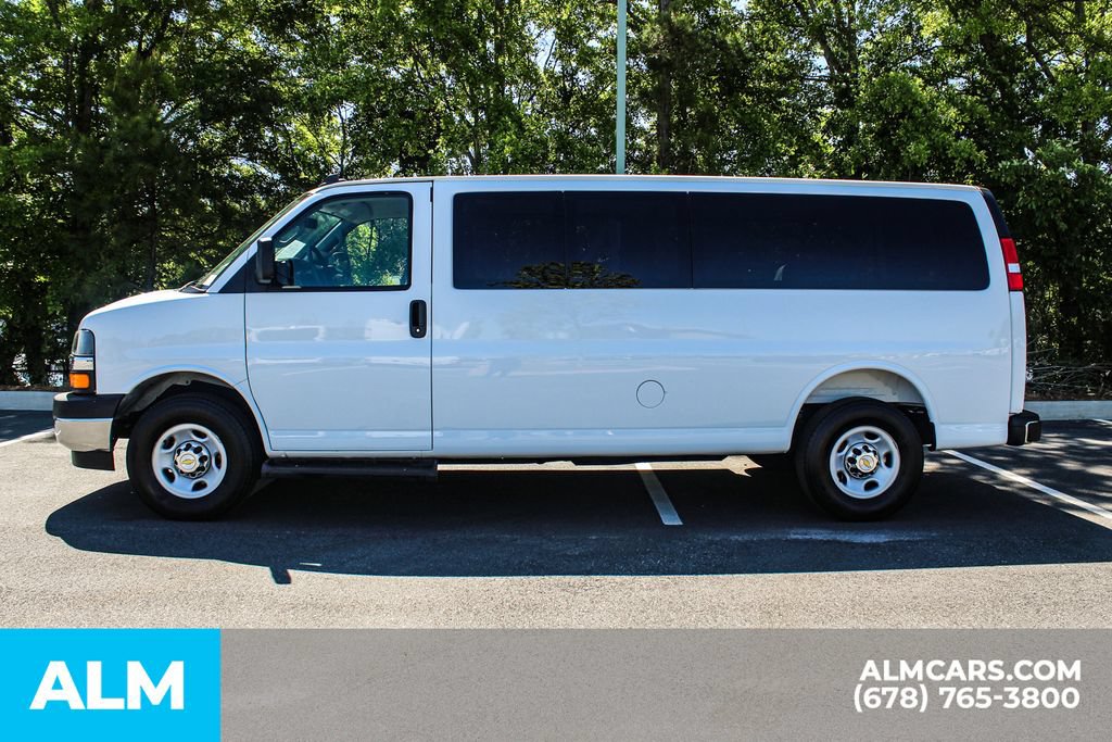 Used 2025 Chevrolet Express 3500 LT w/ LT Preferred Equipment Group RWD image 6