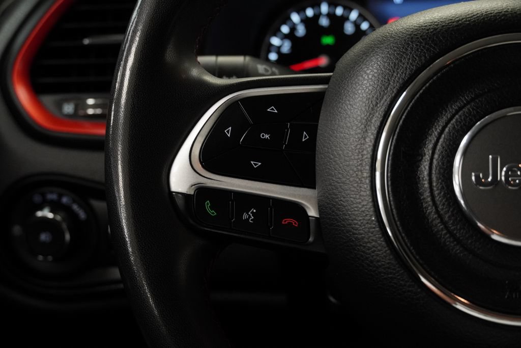 Certified 2023 Jeep Renegade Trailhawk AWD/4WD image 37