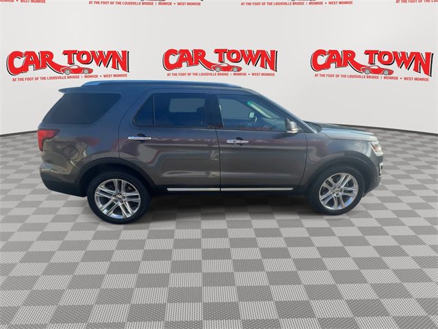 Used 2016 Ford Explorer Limited w/ Equipment Group 301A image 9