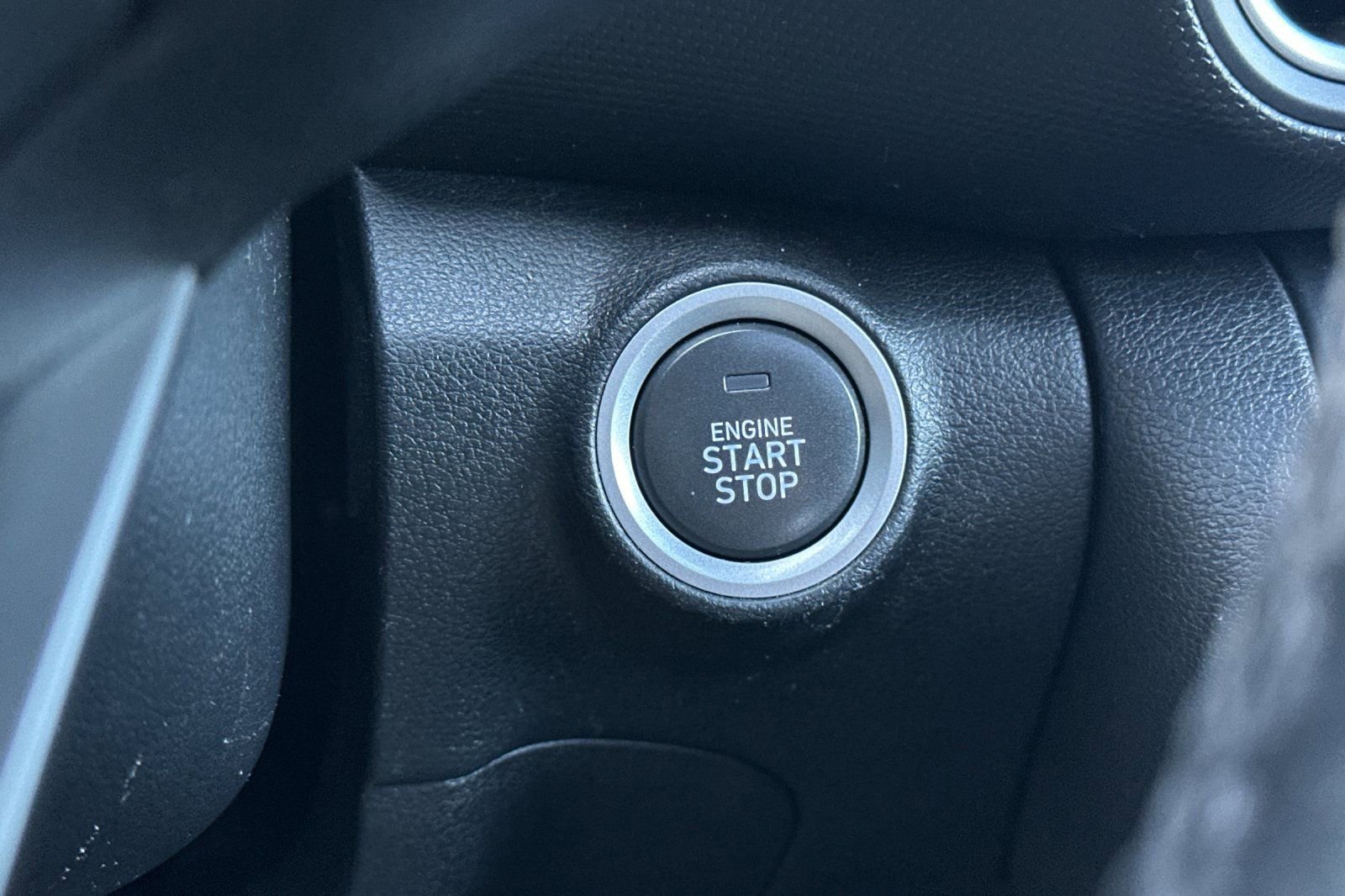 Used 2018 Hyundai Kona SEL w/ SEL Tech Package 02 image 28