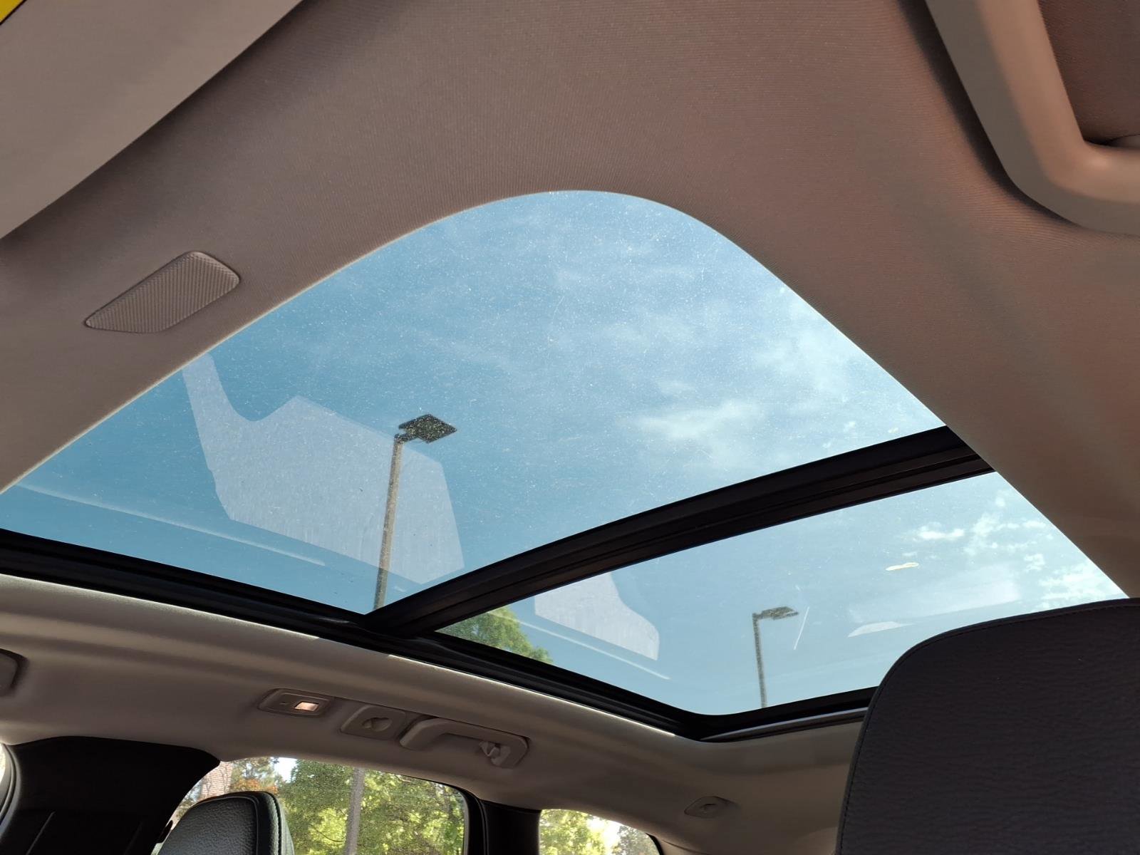 Certified 2023 Volvo XC60 B5 Plus w/ Climate Package AWD/4WD image 15