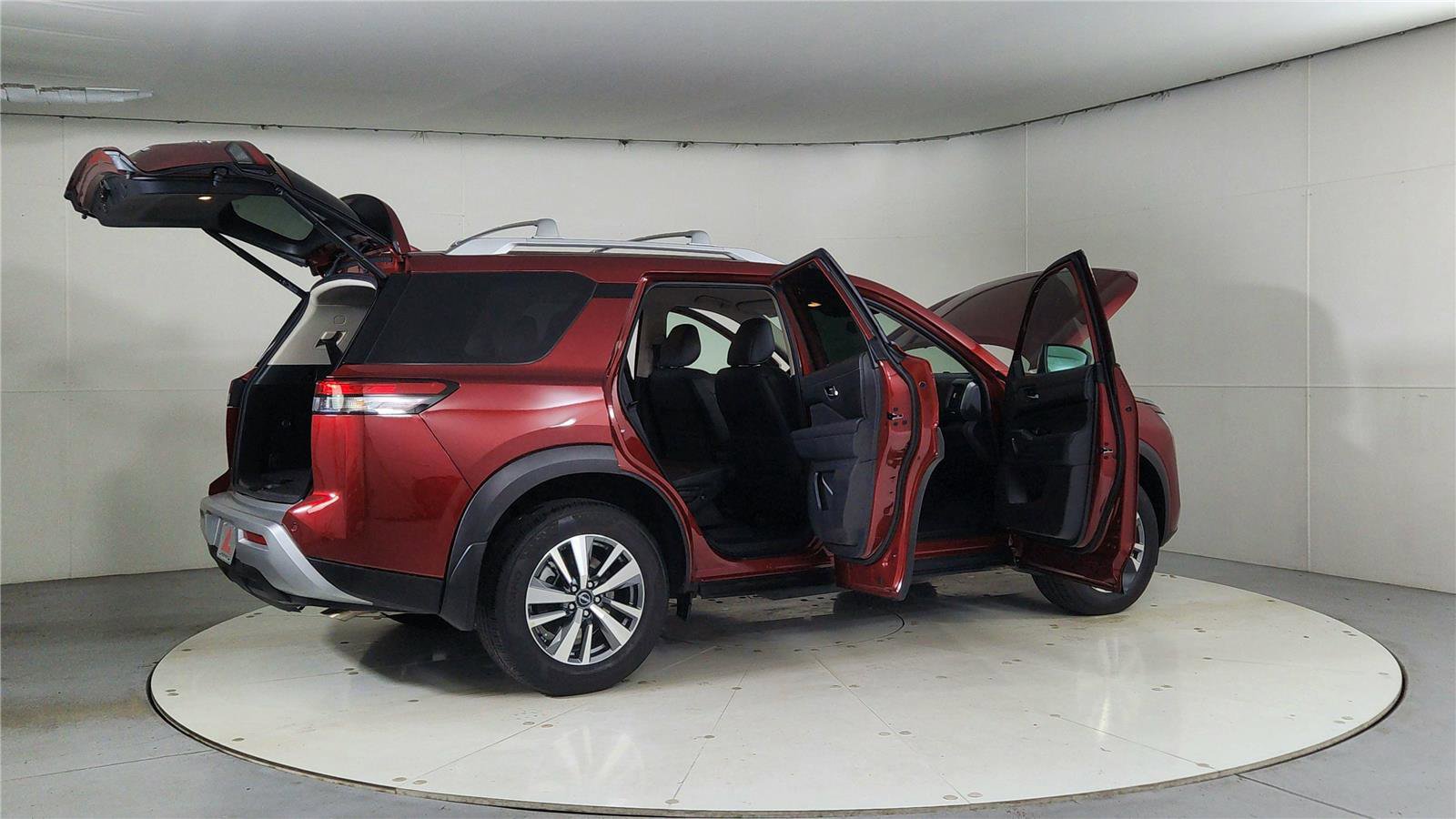 Used 2024 Nissan Pathfinder SL image 12