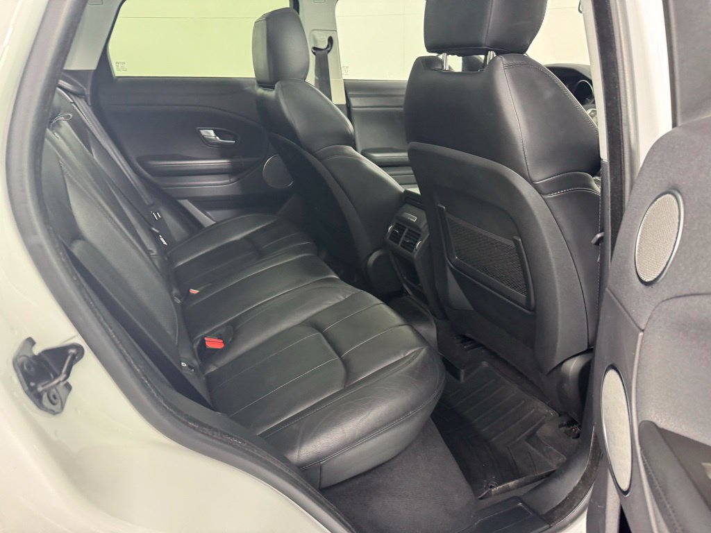 Used 2019 Land Rover Range Rover Evoque SE AWD/4WD image 32