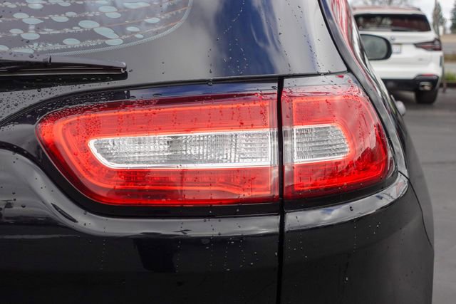 Used 2017 Jeep Cherokee Sport image 7