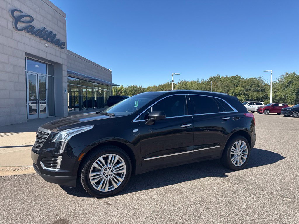 Used 2017 Cadillac XT5 Luxury FWD image 1