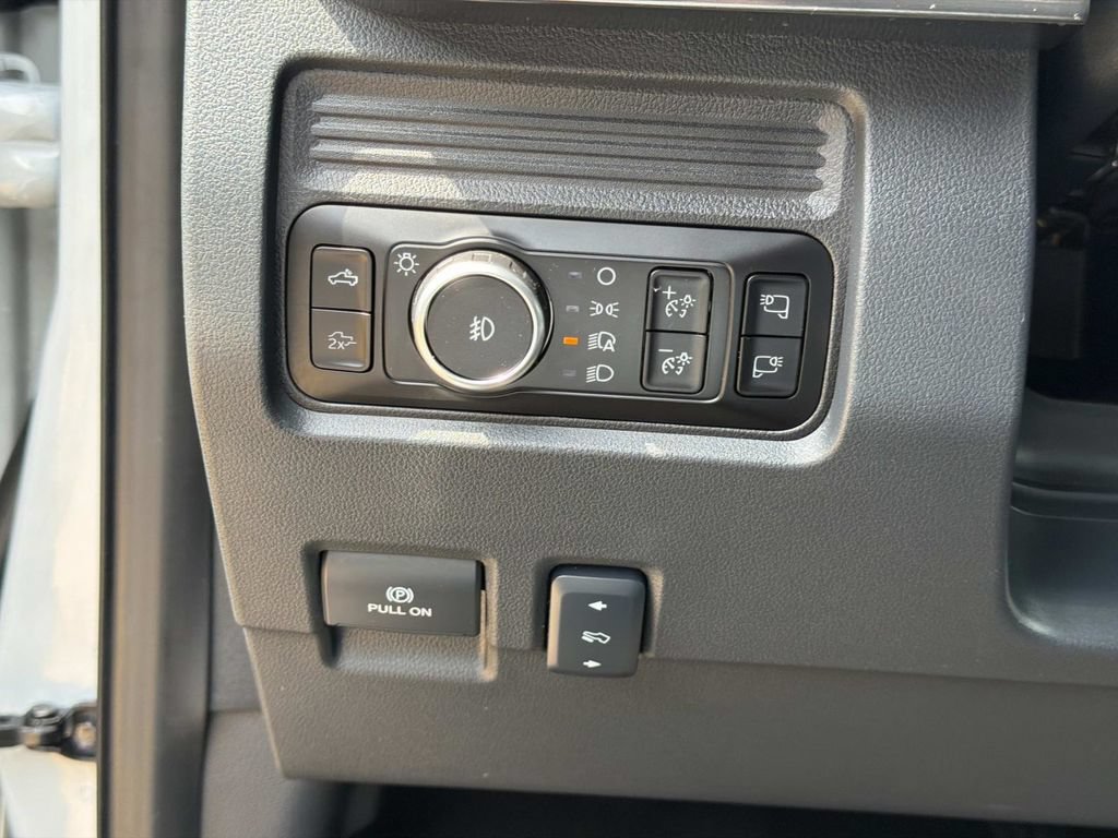 Used 2025 Ford F250 Lariat w/ Lariat Ultimate Package AWD/4WD image 23