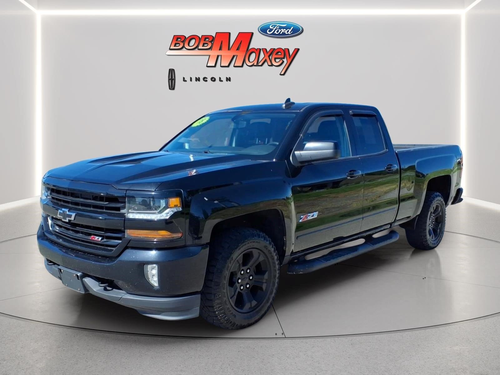 Used 2018 Chevrolet Silverado 1500 LT w/ Midnight Edition