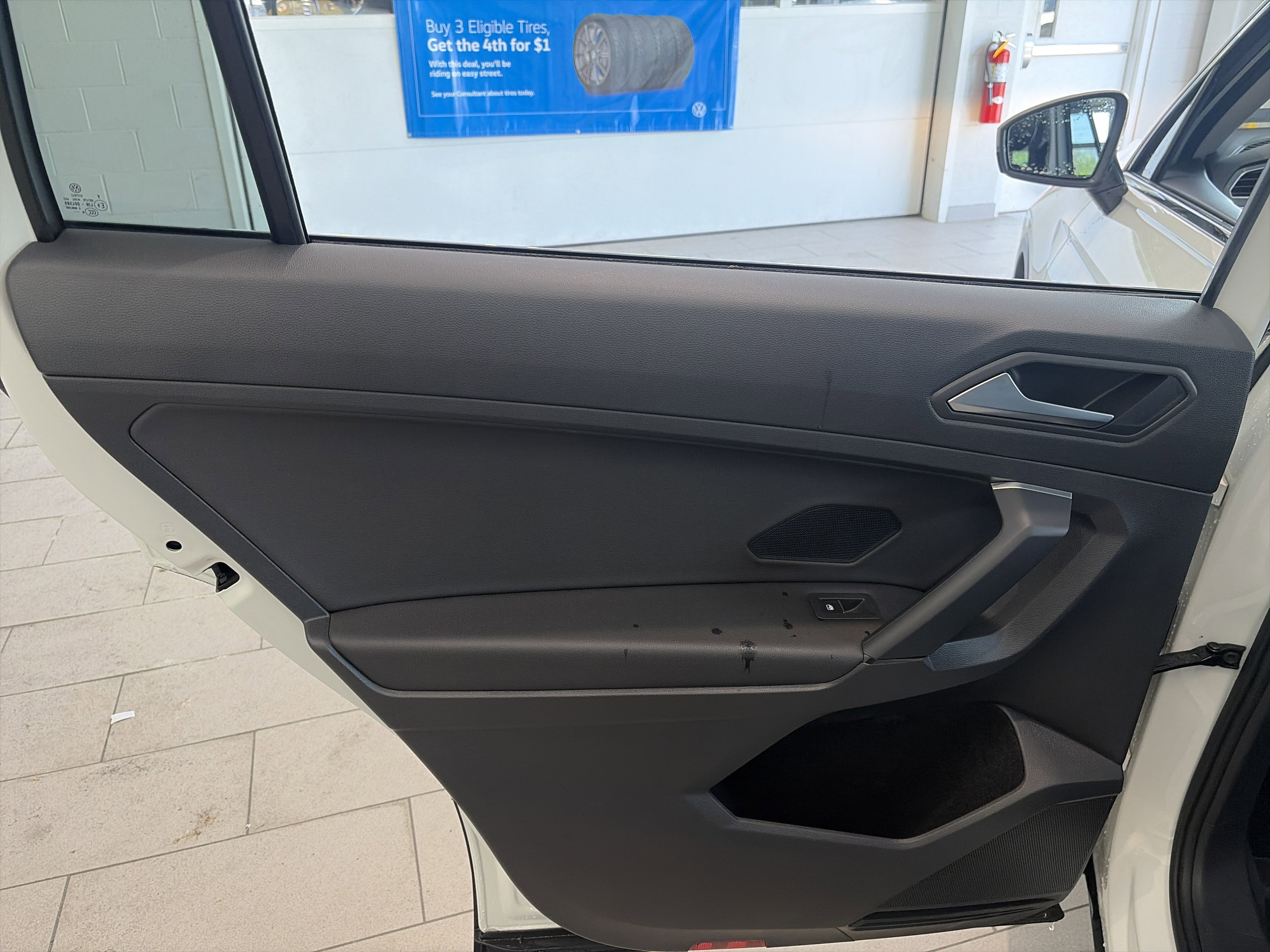 Used 2019 Volkswagen Tiguan SEL AWD/4WD image 22