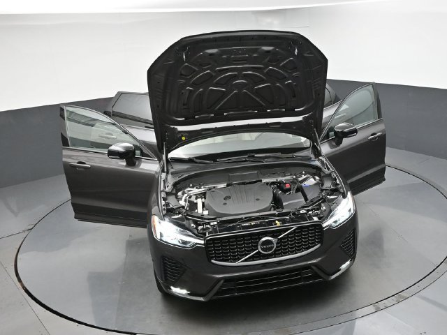 Used 2024 Volvo XC60 B5 Plus w/ Protection Package Premier AWD/4WD image 48