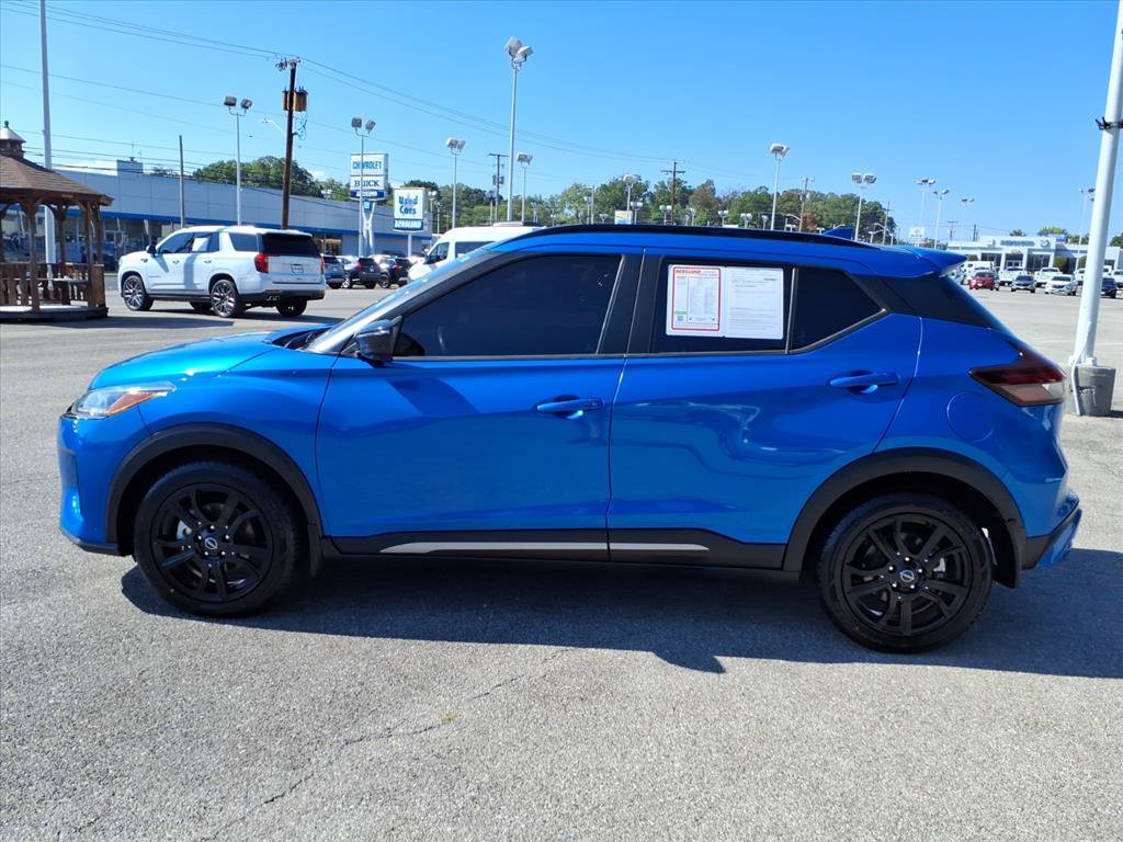 Used 2023 Nissan Kicks SR w/ SR Premium Package FWD image 7
