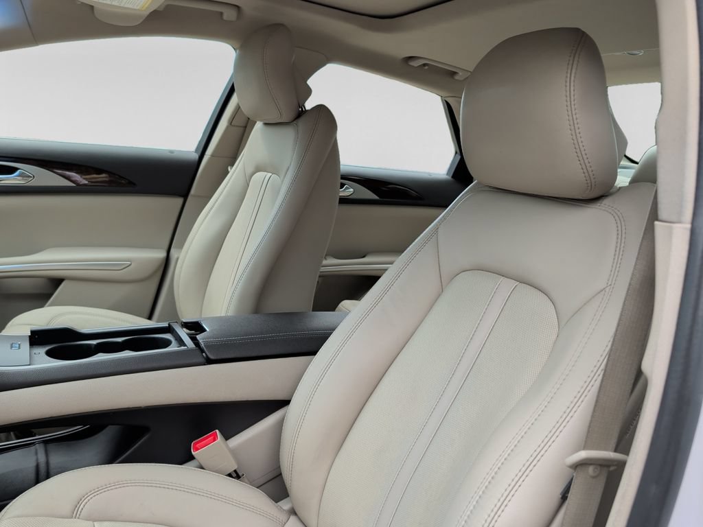 Used 2016 Lincoln MKZ w/ Equipment Group 300A Reserve FWD image 17