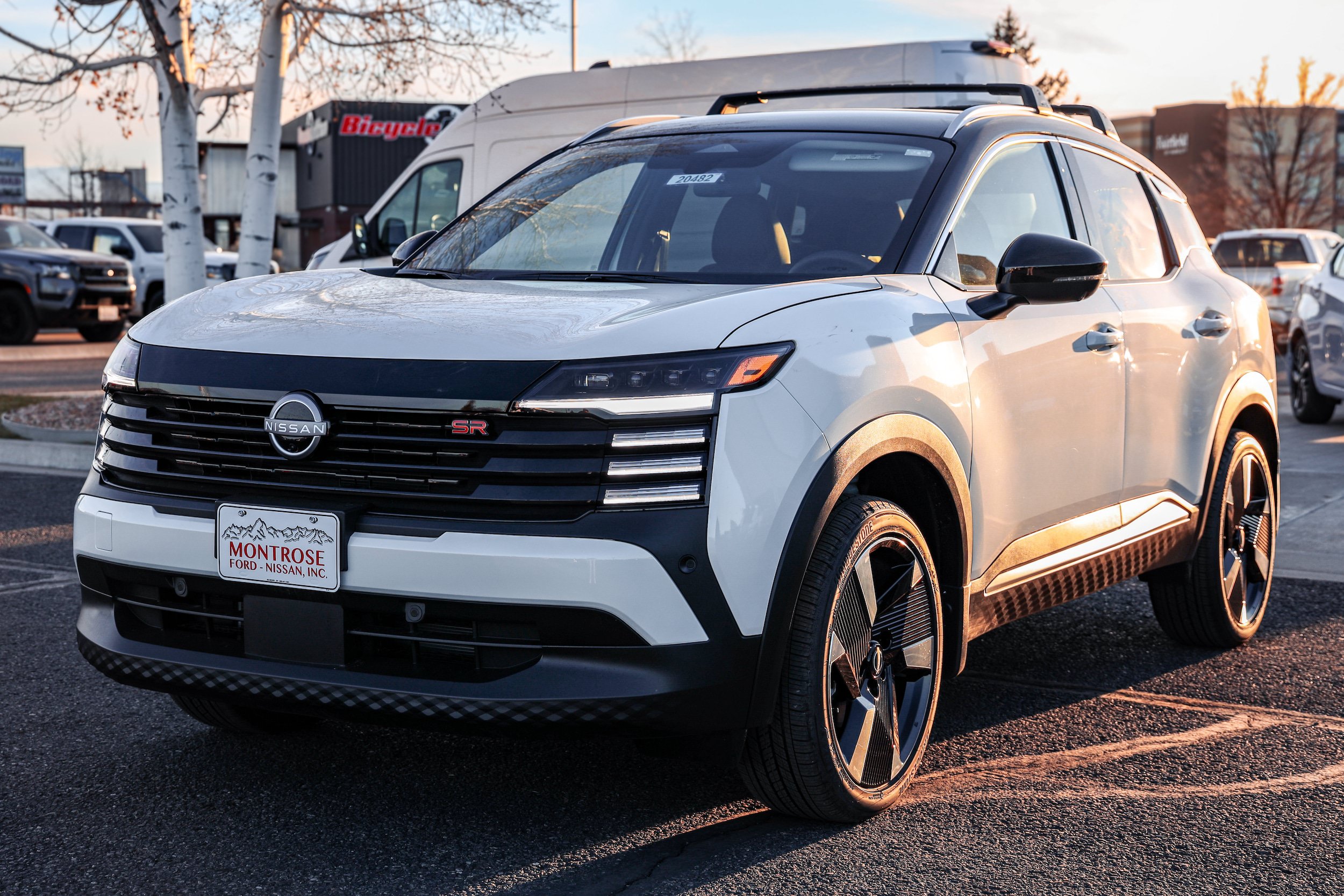 New 2026 Nissan Kicks SR w/ Cold Weather Package