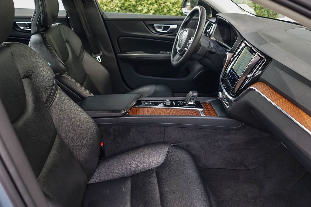 Used 2024 Volvo S60 B5 Plus image 15