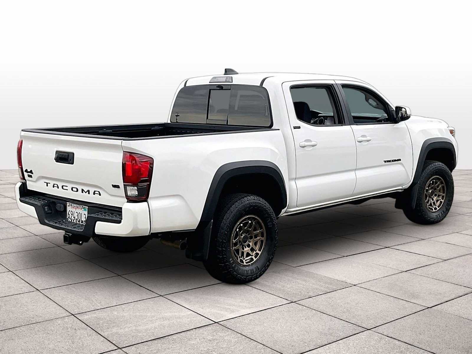 Used 2022 Toyota Tacoma SR5 w/ Trail Edition AWD/4WD image 15