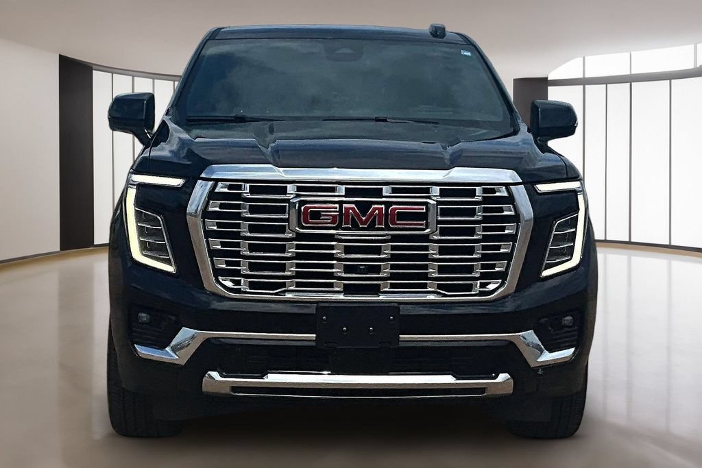 Used 2025 GMC Yukon XL Denali AWD/4WD image 3