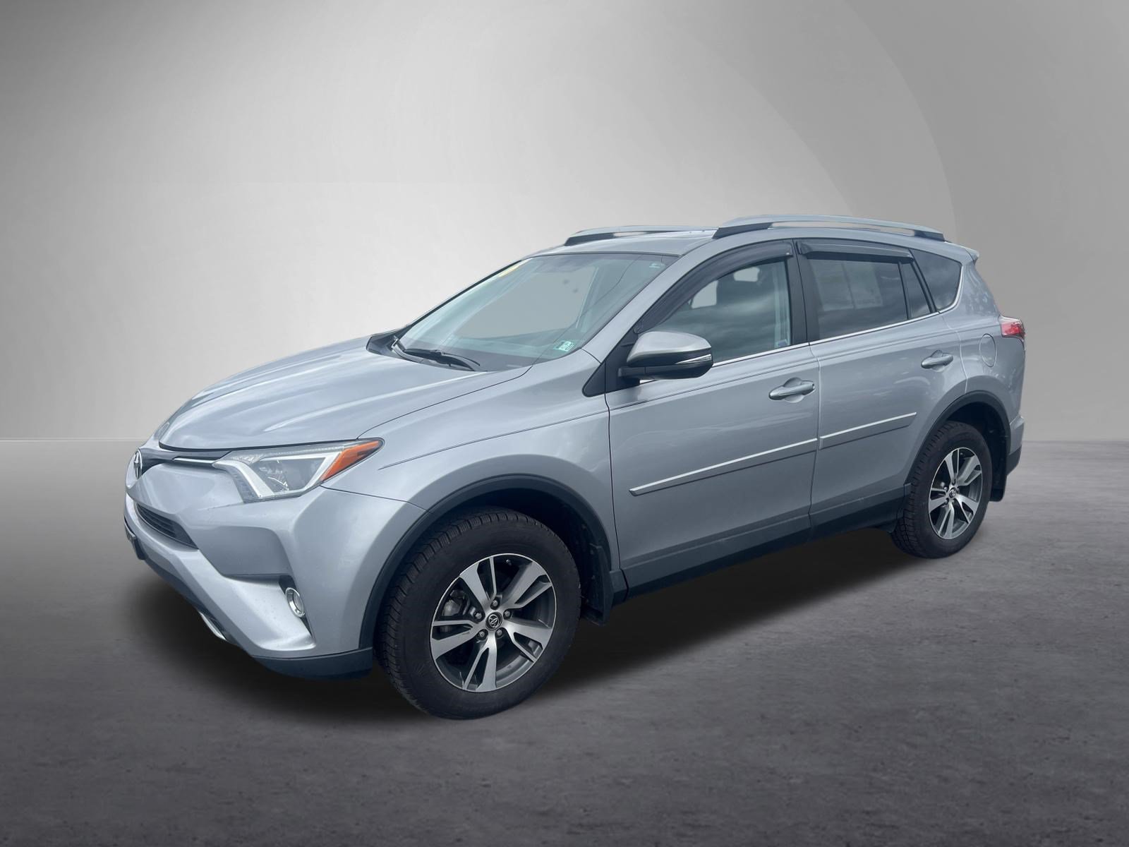 Used 2016 Toyota RAV4 XLE w/ Protection Package AWD/4WD image 8