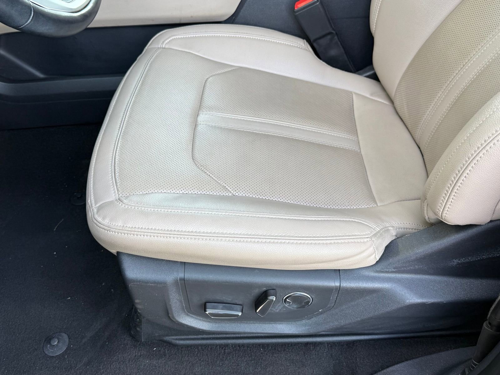 Certified 2024 Ford Expedition Limited image 35