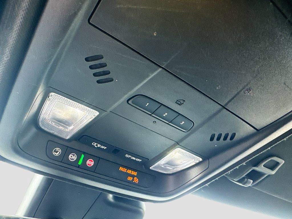 Used 2023 Cadillac XT4 Premium Luxury w/ Technology Package FWD image 18