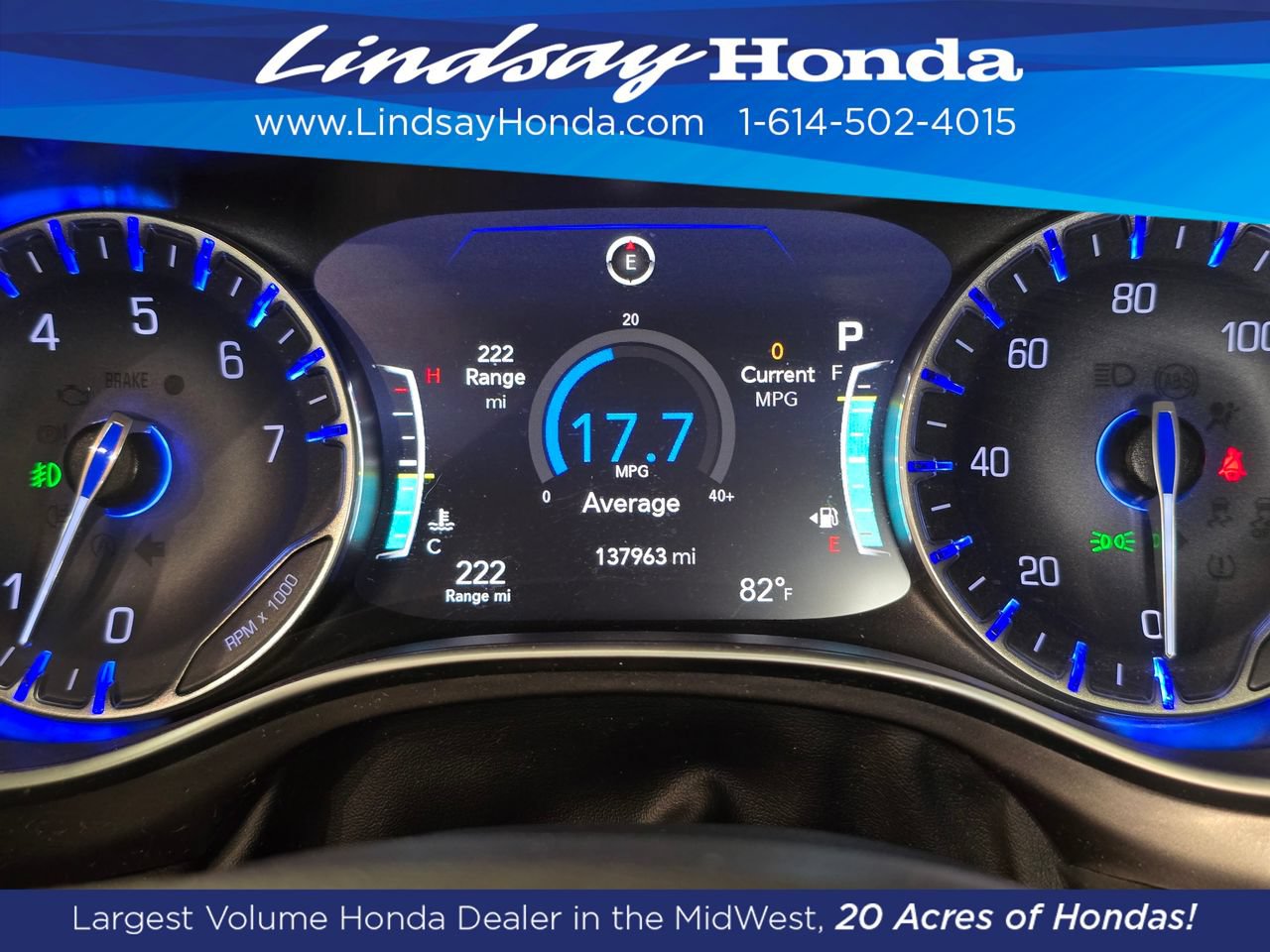 Used 2017 Chrysler Pacifica Limited w/ UConnect Theater Package FWD image 15