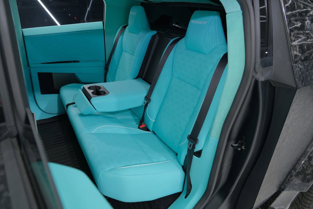 Used 2025 Tesla Cybertruck AWD Crew Cab image 31