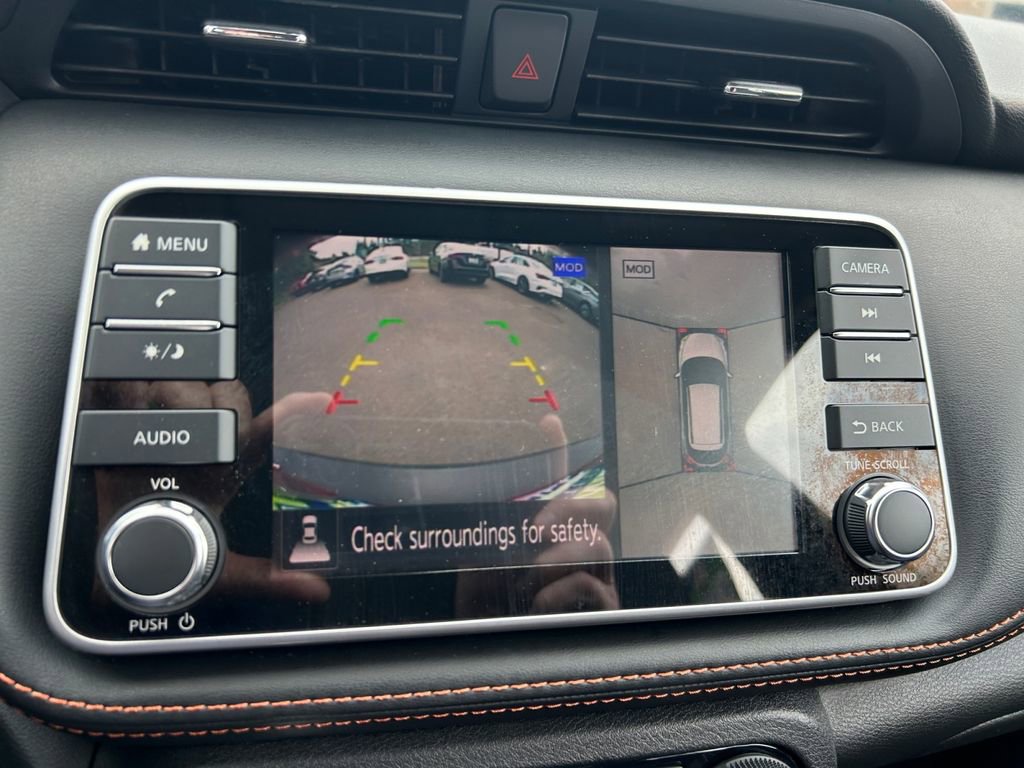 Used 2019 Nissan Kicks SR w/ SR Premium Package image 19