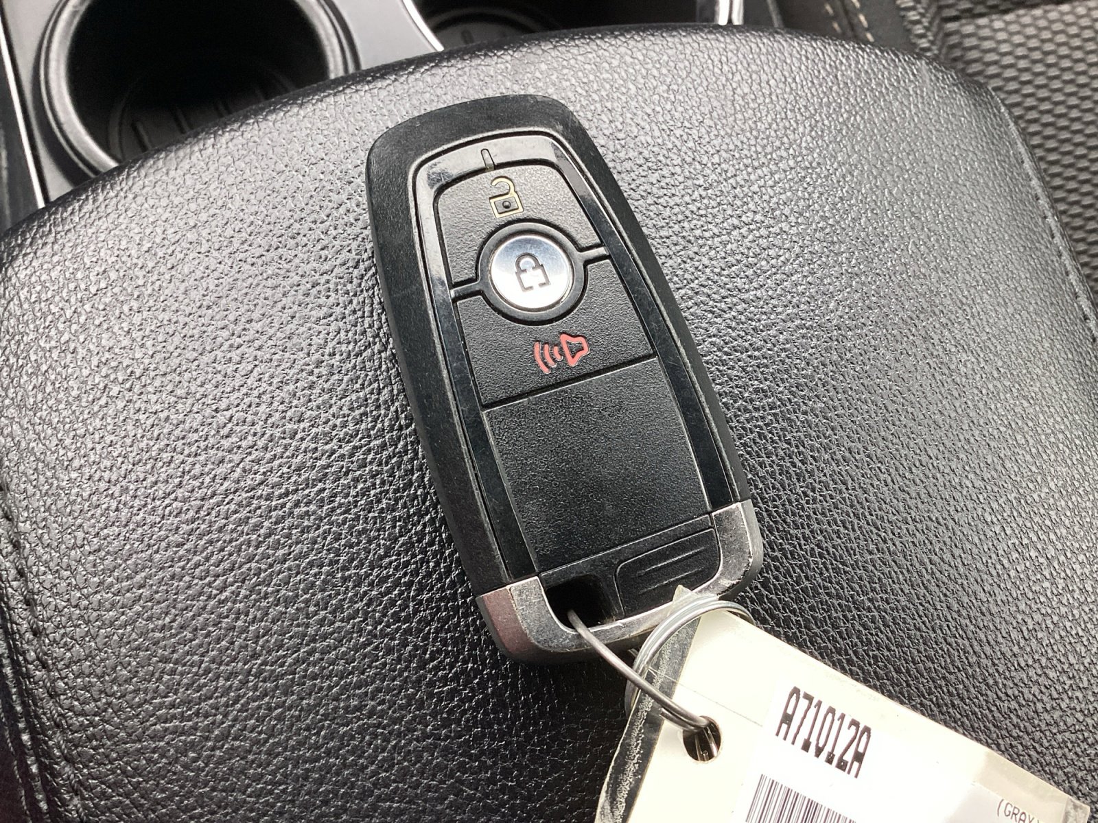 Used 2019 Ford Explorer XLT image 34