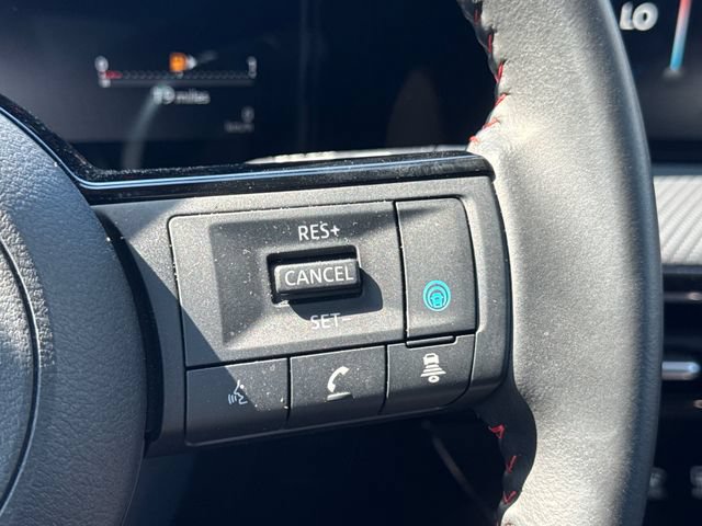 Used 2025 Nissan Kicks SR AWD/4WD image 26