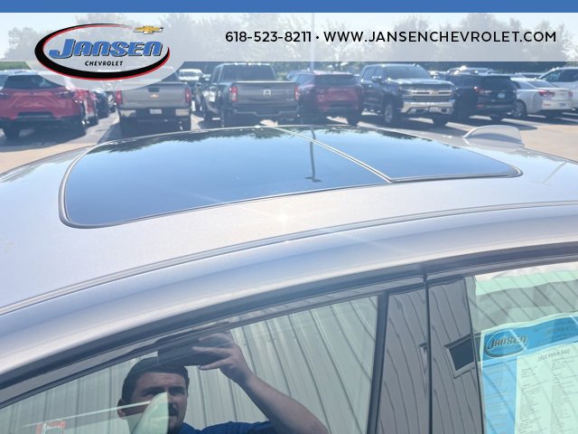 Used 2025 Volvo S60 B5 Core image 10