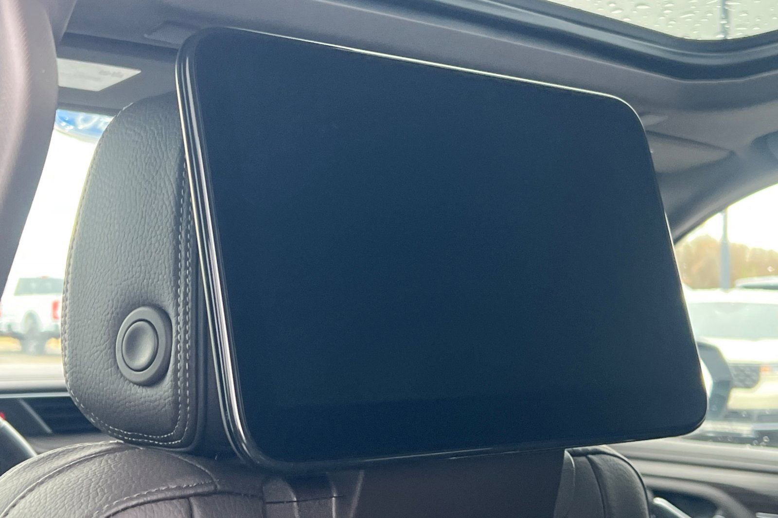 Used 2024 GMC Yukon Denali w/ Advanced Technology Package image 16