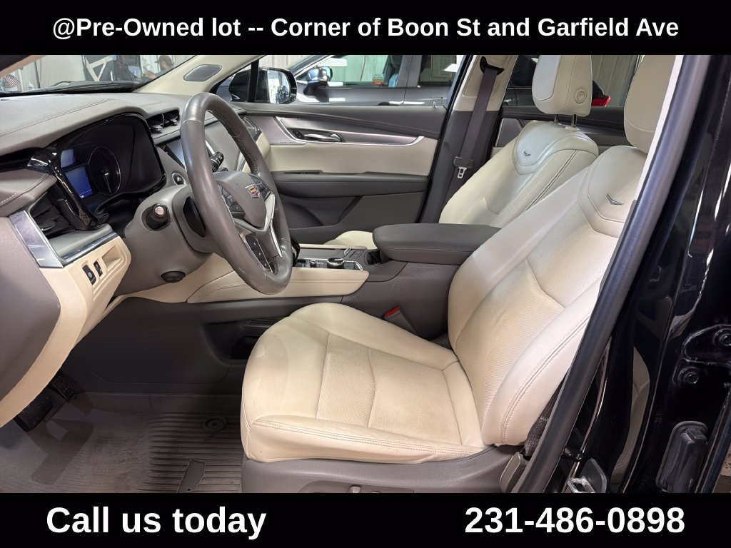 Used 2022 Cadillac XT5 Premium Luxury w/ LPO, Floor Liner Package AWD/4WD image 14