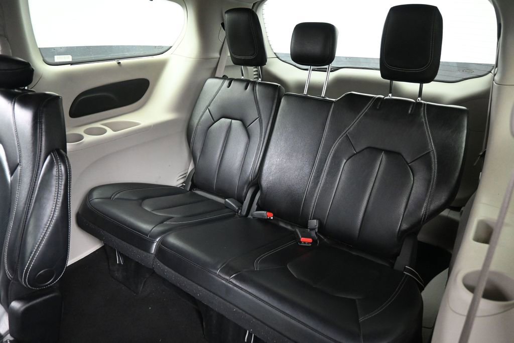 Used 2022 Chrysler Pacifica Touring-L FWD image 27