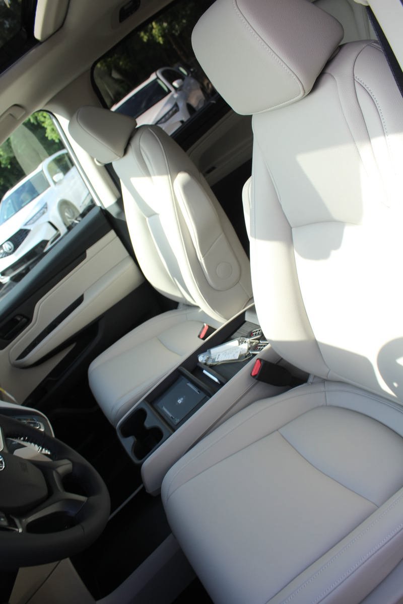 New 2027 Honda Odyssey EX-L image 6