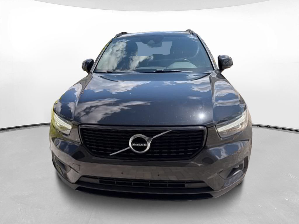 Used 2019 Volvo XC40 T5 R-Design AWD/4WD image 2