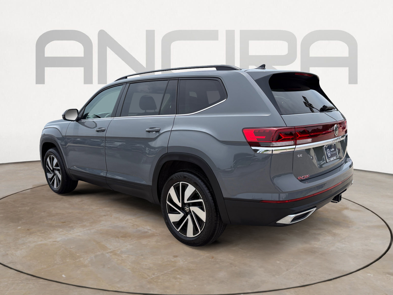 Certified 2025 Volkswagen Atlas SE FWD image 8