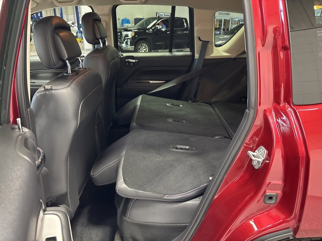 Used 2015 Jeep Compass Limited image 29