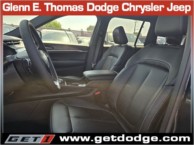 New 2026 Jeep Grand Cherokee Limited w/ Limited Altitude Package RWD image 9