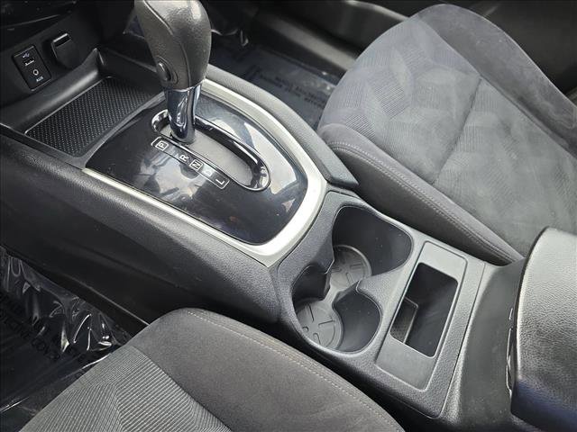 Used 2016 Nissan Rogue SV image 24