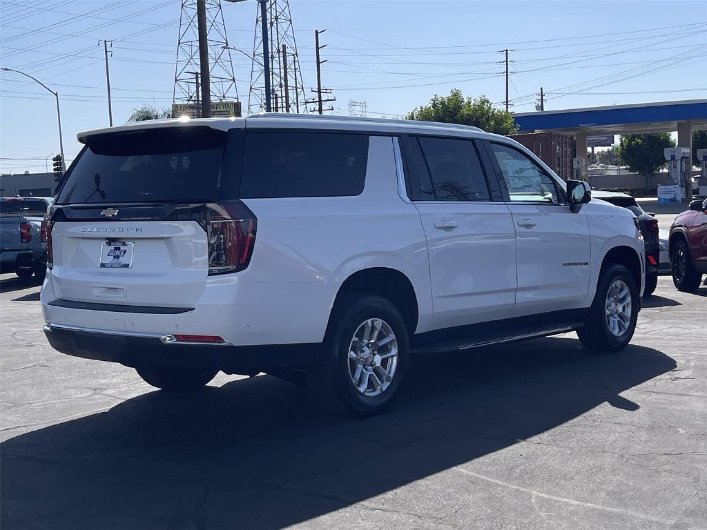 New 2026 Chevrolet Suburban LS RWD image 5