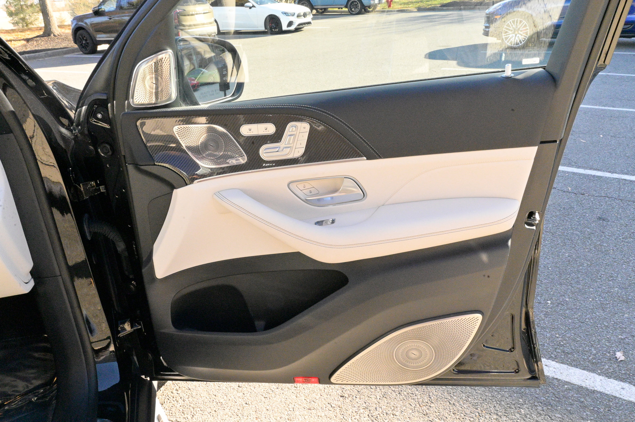 Used 2025 Mercedes-Benz GLS 63 AMG 4MATIC image 60