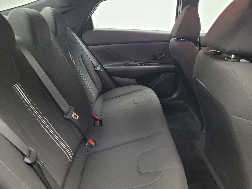 Used 2025 Hyundai Elantra Sport FWD image 19
