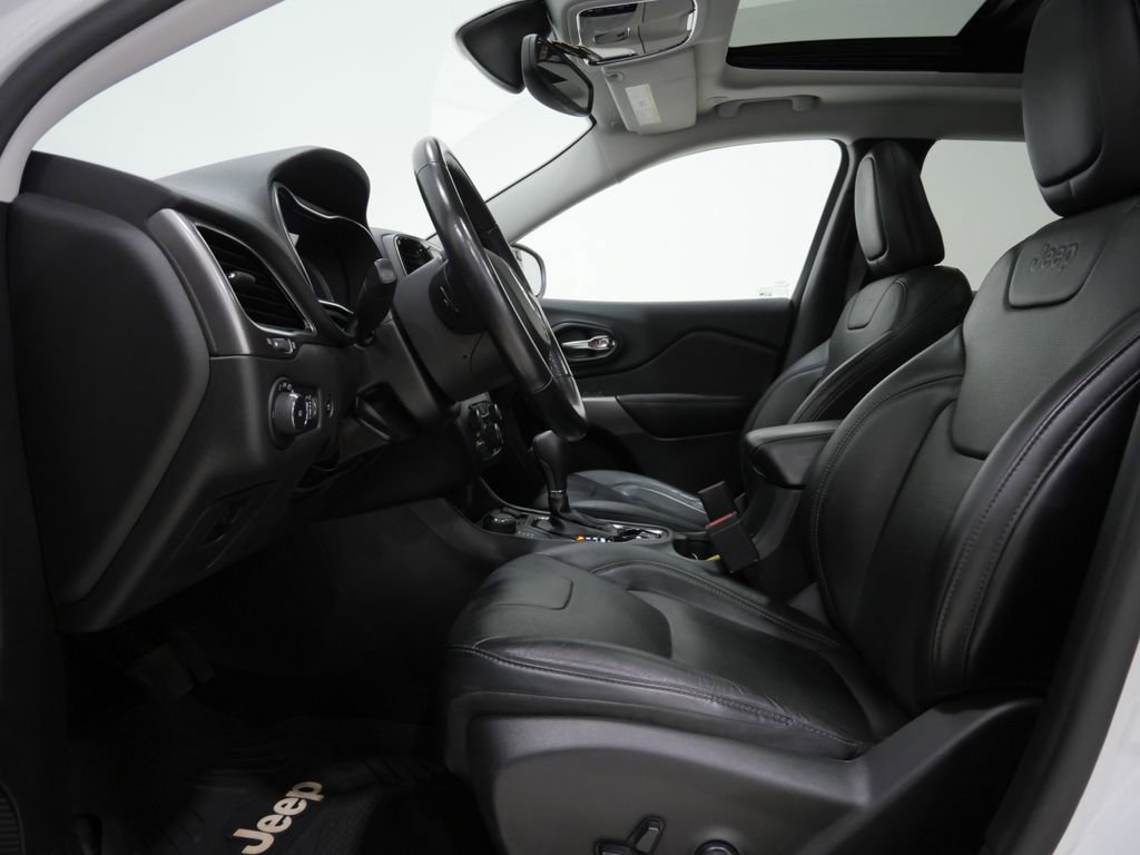 Used 2020 Jeep Cherokee Limited AWD/4WD image 13