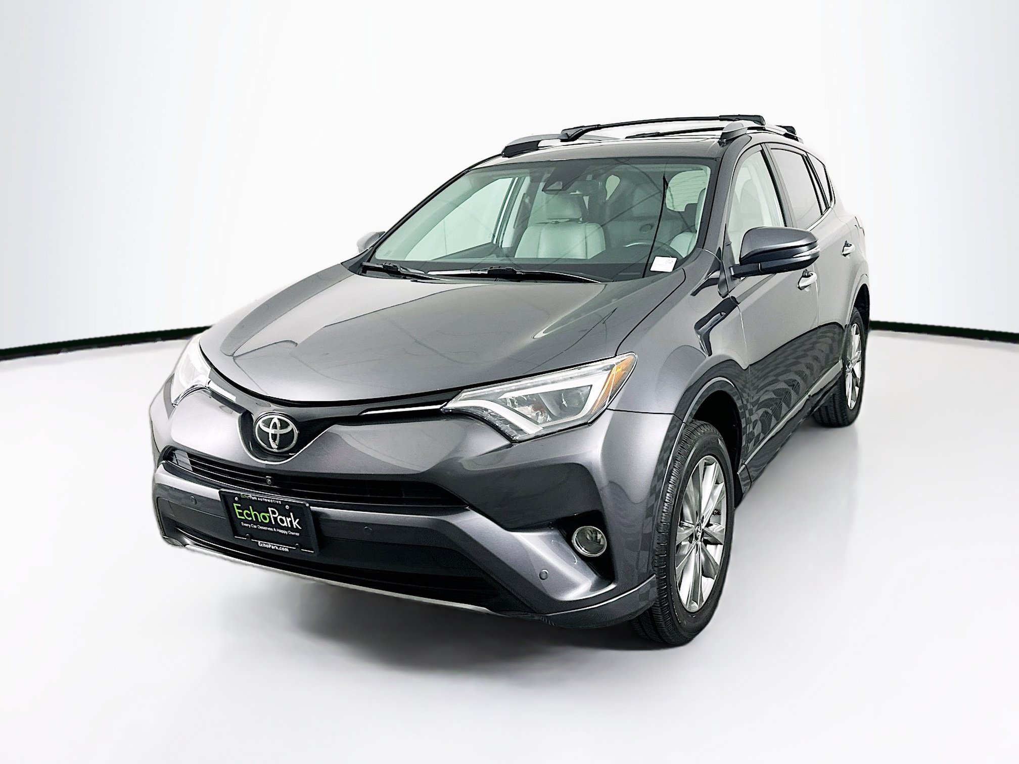 Used 2017 Toyota RAV4 Platinum w/ Cargo Management Package FWD image 3