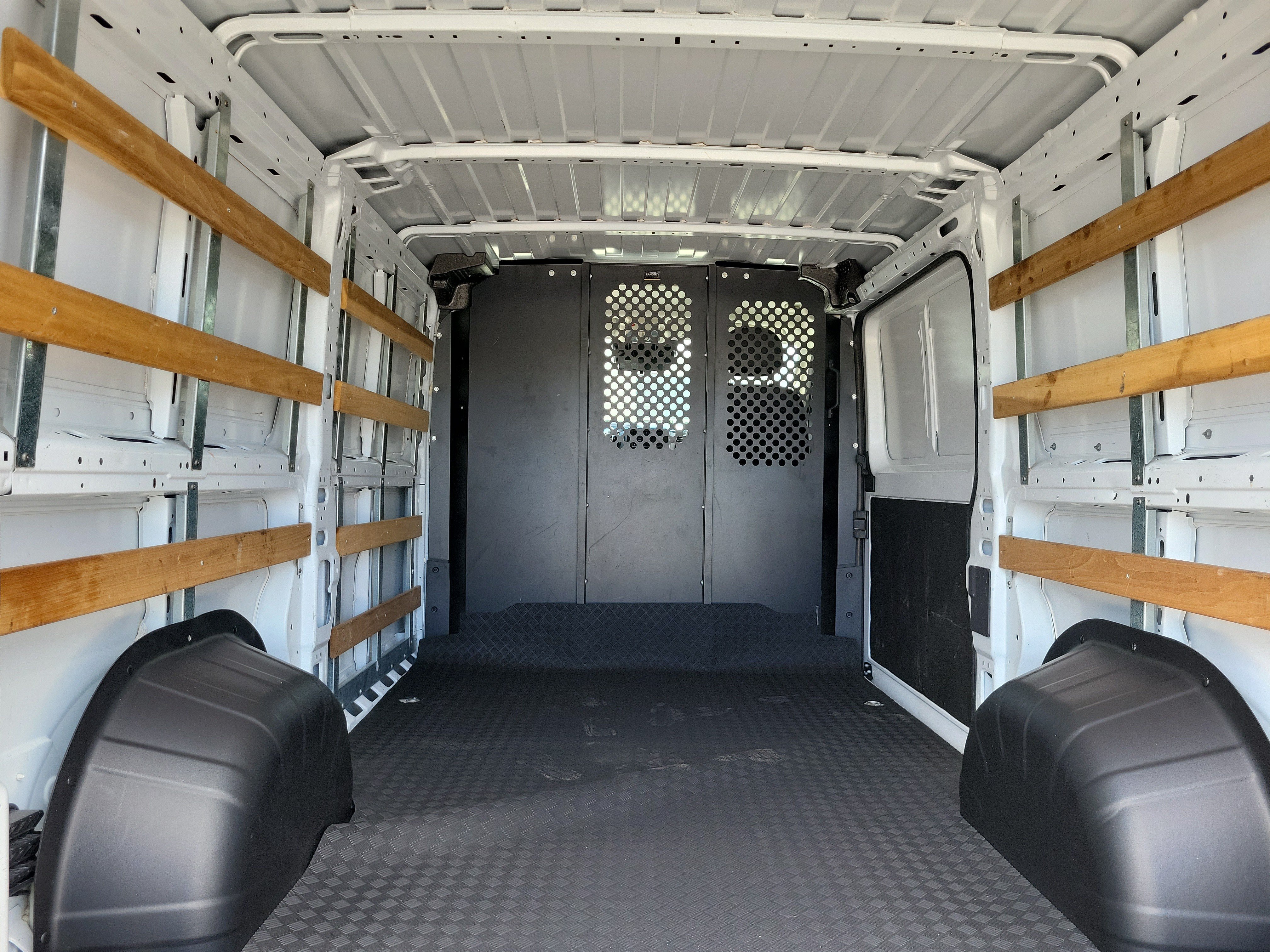 Used 2025 RAM ProMaster 2500 w/ U-Haul Equipment Group FWD image 14