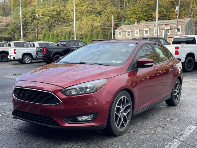 Used 2017 Ford Focus SEL w/ Cold Weather Package FWD image 4
