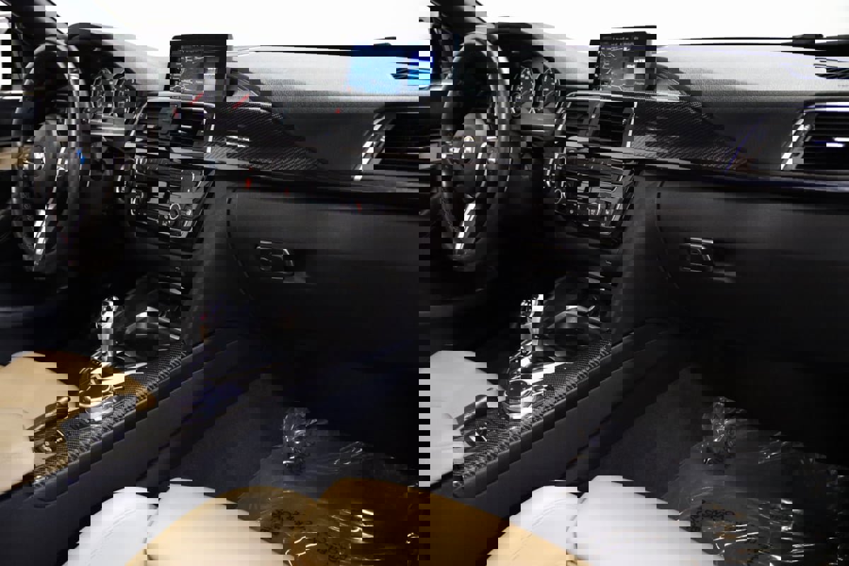 Used 2018 BMW M4 Convertible image 66