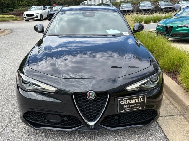 Used 2023 Alfa Romeo Giulia Ti AWD/4WD image 2