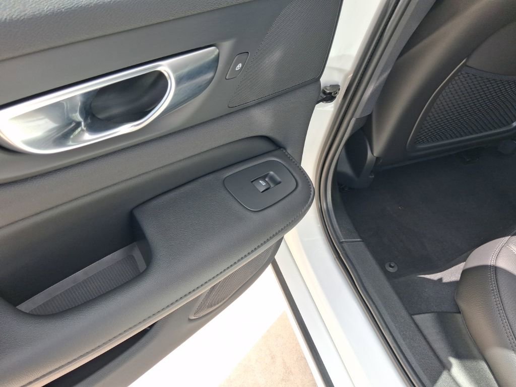 Used 2024 Volvo S60 B5 Plus AWD/4WD image 11