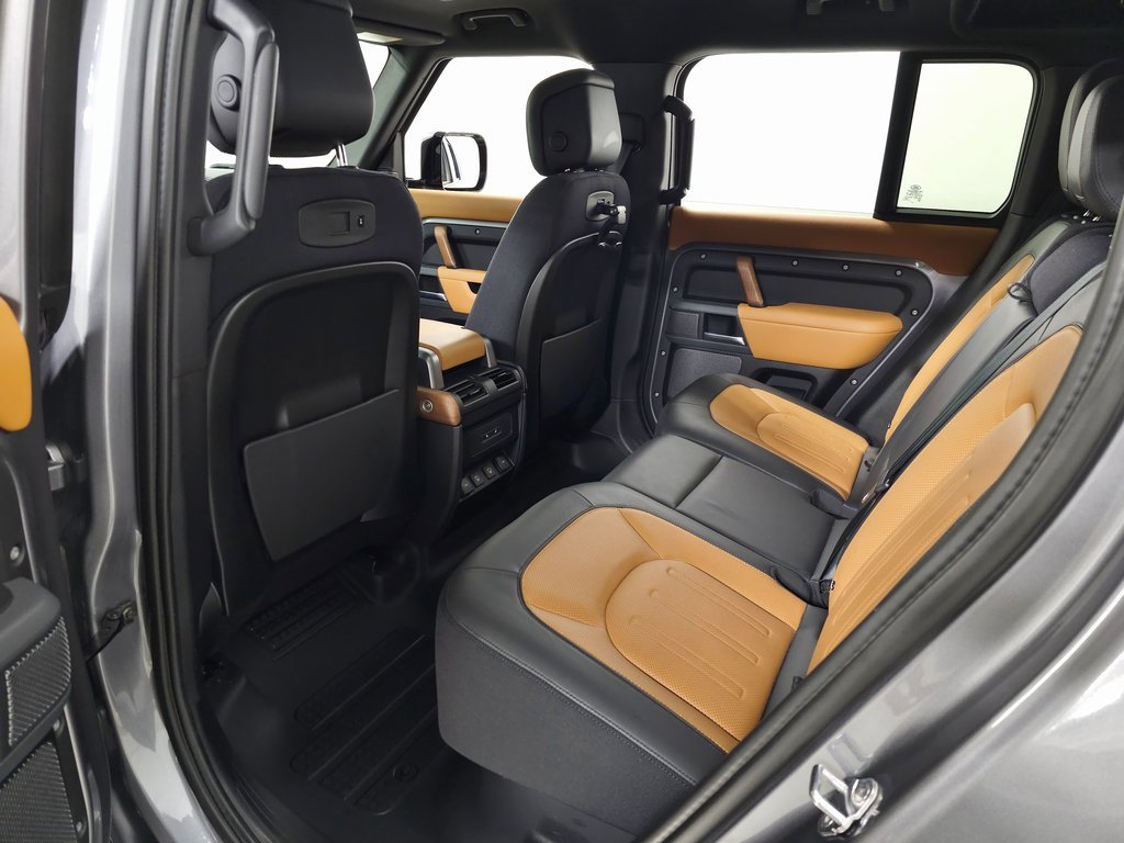 Used 2022 Land Rover Defender 110 X image 37