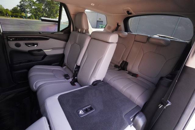 Used 2025 Honda Pilot Touring image 23