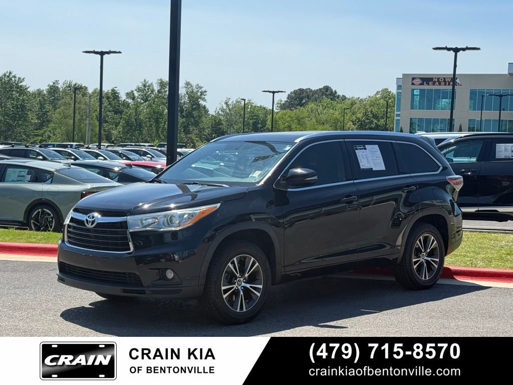 Used 2016 Toyota Highlander XLE FWD image 3